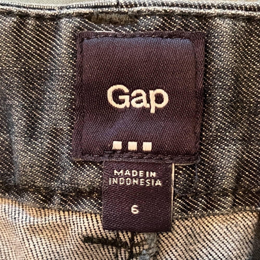 Gap Denim Shorts - Picture 3 of 5